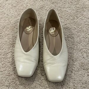 Elegant Cream Women's Shoes